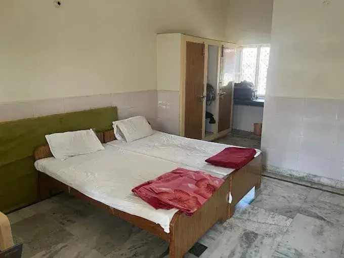 Deluxe Room Near Hanuman Mandir